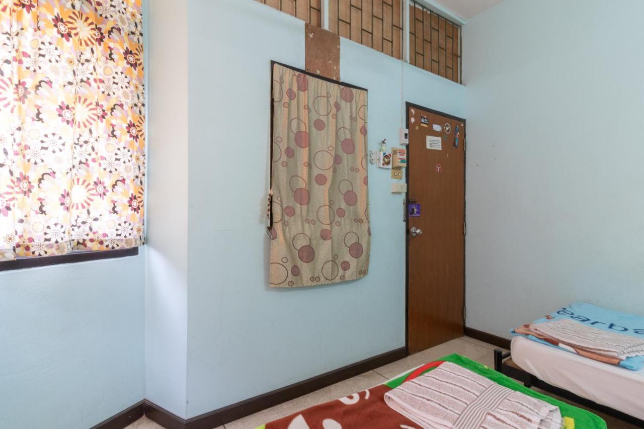 7 Holder Guesthouse Bangkok Zewnętrze zdjęcie