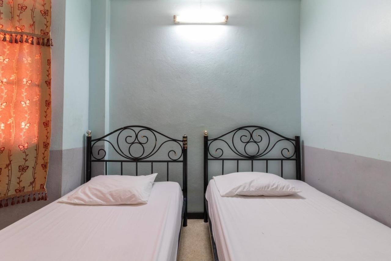 7 Holder Guesthouse Bangkok Zewnętrze zdjęcie