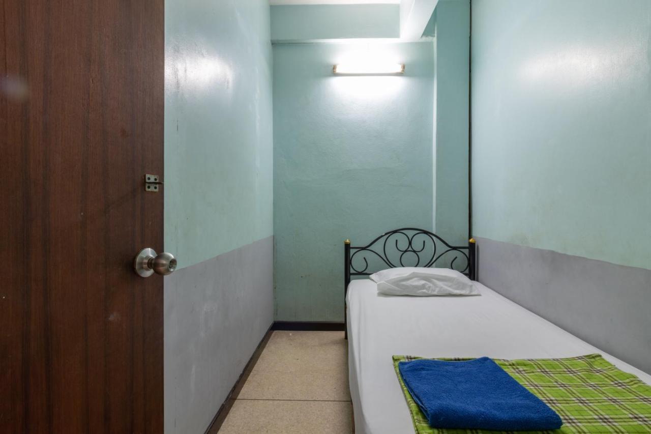 7 Holder Guesthouse Bangkok Zewnętrze zdjęcie