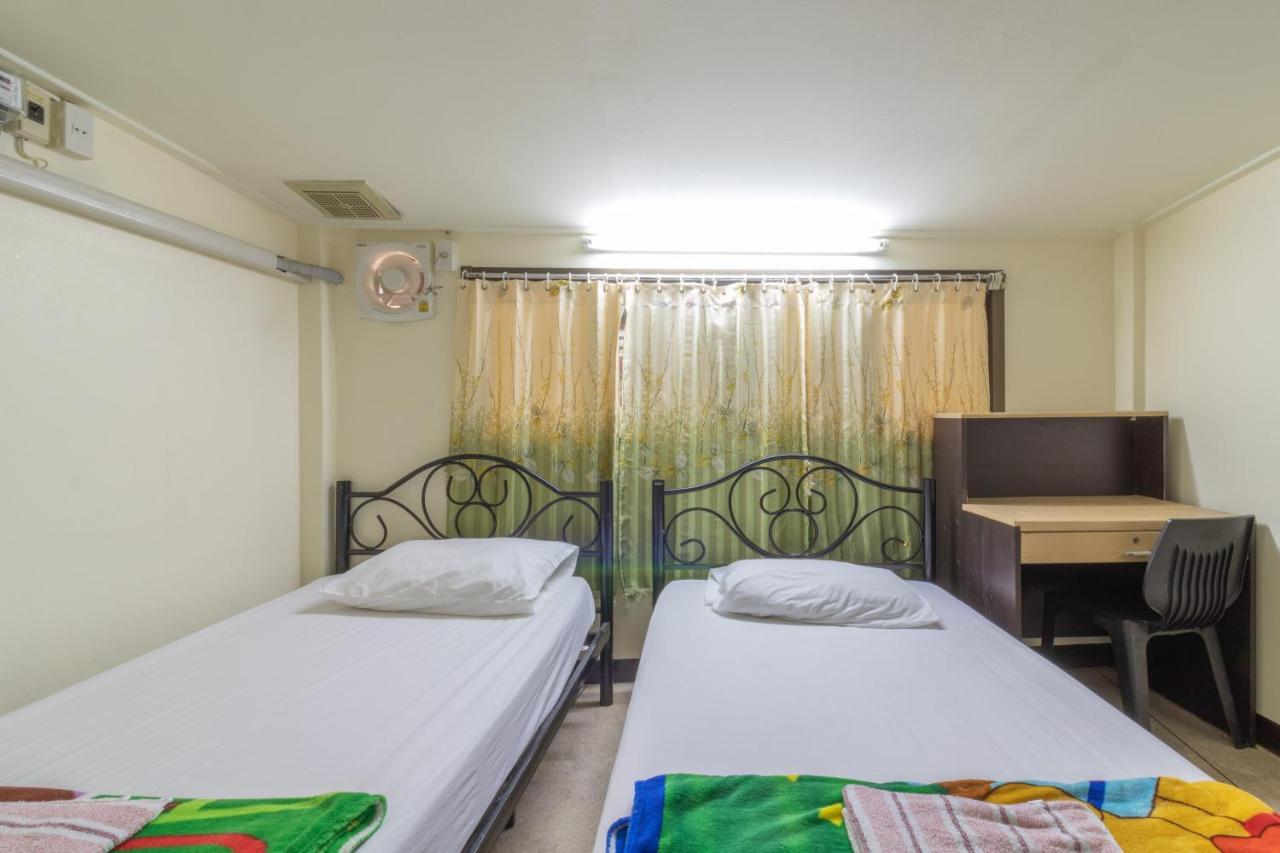 7 Holder Guesthouse Bangkok Zewnętrze zdjęcie